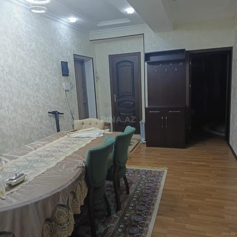Kirayə verilir 2 otaqlı mənzil 82 m²