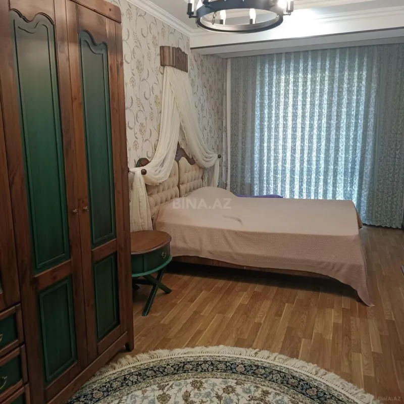 Kirayə verilir 2 otaqlı mənzil 82 m²