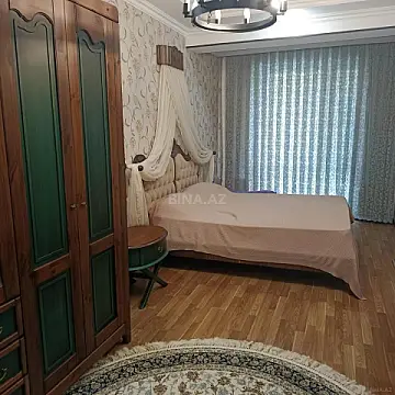Kirayə verilir 2 otaqlı mənzil 82 m²