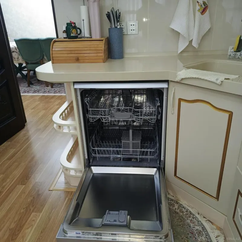 Kirayə verilir 2 otaqlı mənzil 82 m²