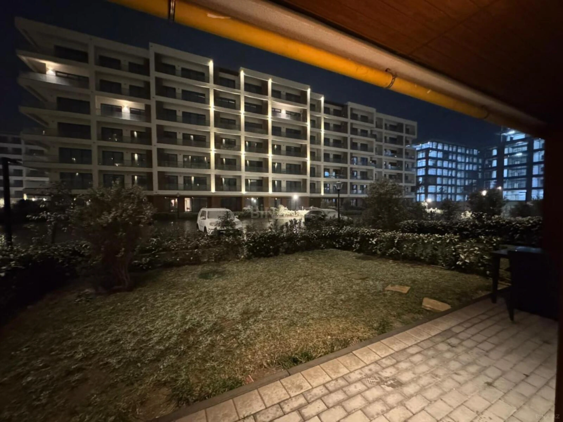 Satılır 2 otaqlı mənzil 100 m²