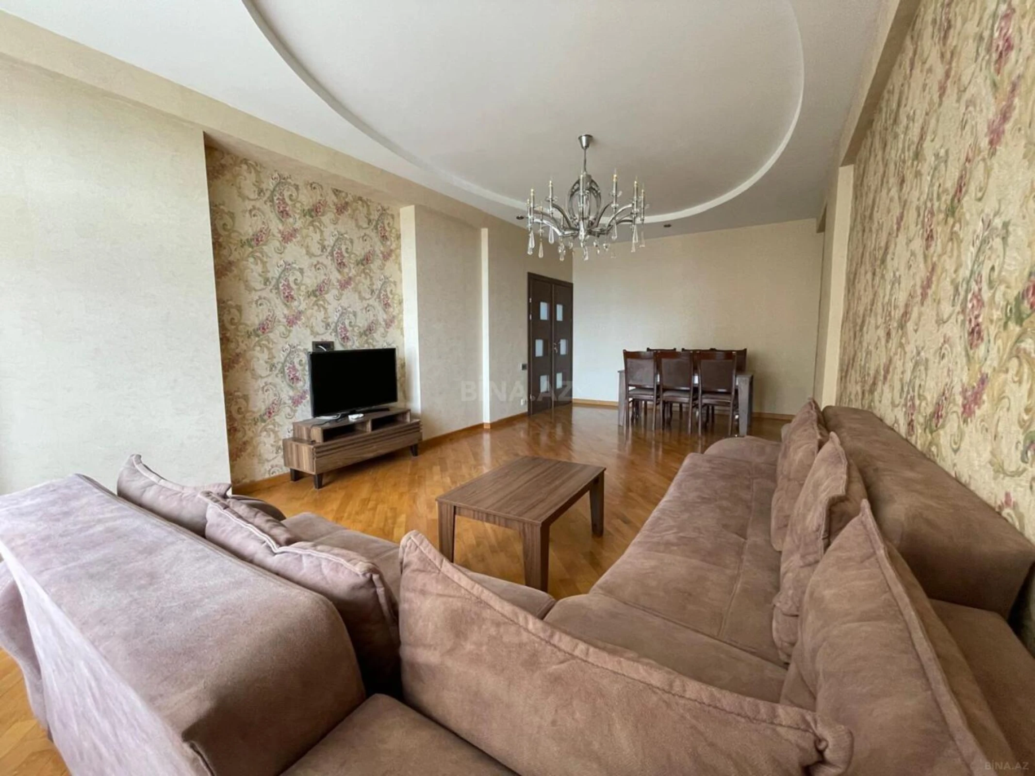 Kirayə verilir 3 otaqlı mənzil 140 m²