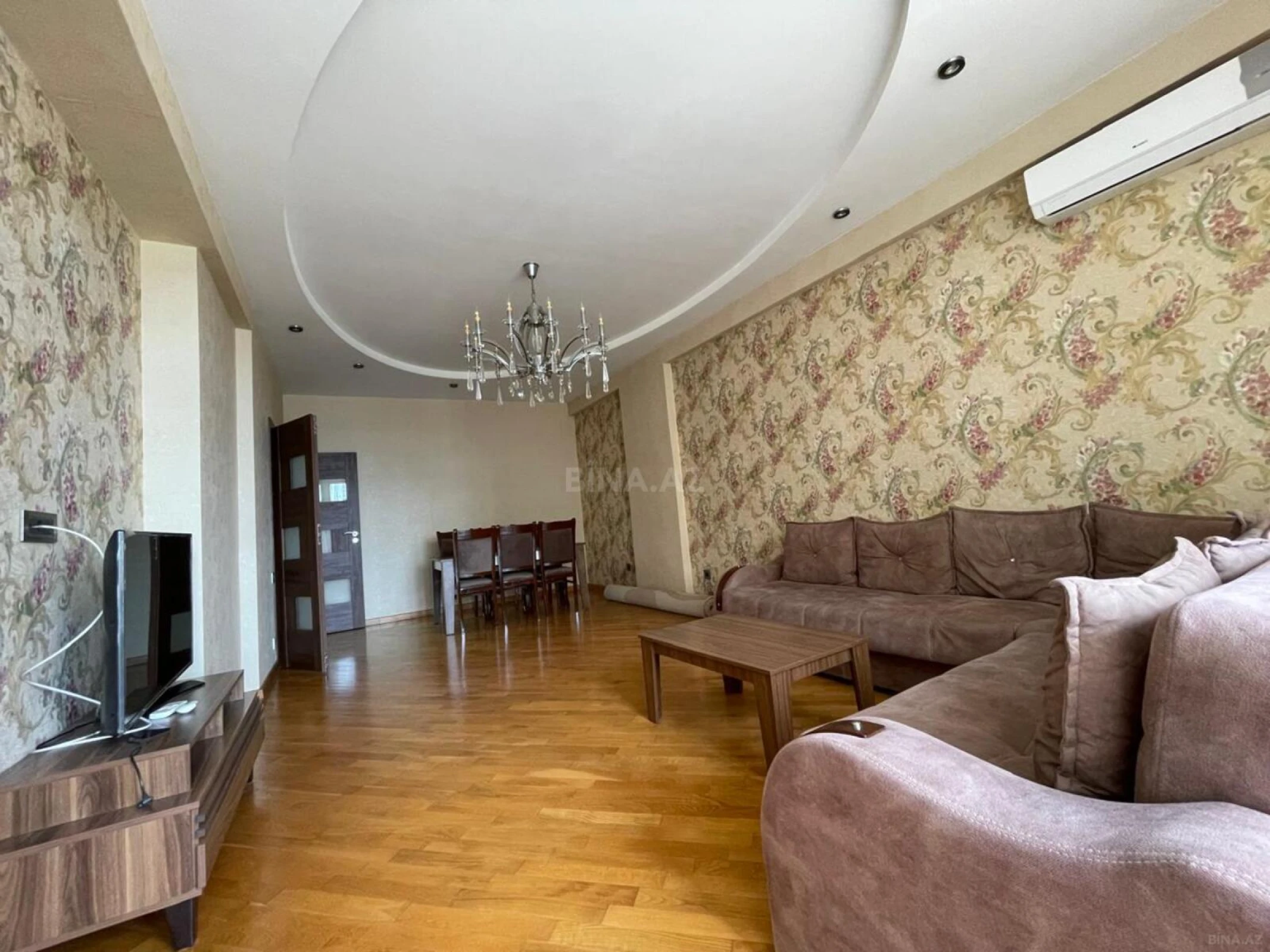 Kirayə verilir 3 otaqlı mənzil 140 m²