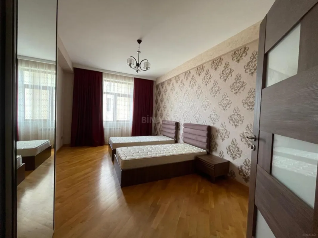 Kirayə verilir 3 otaqlı mənzil 140 m²