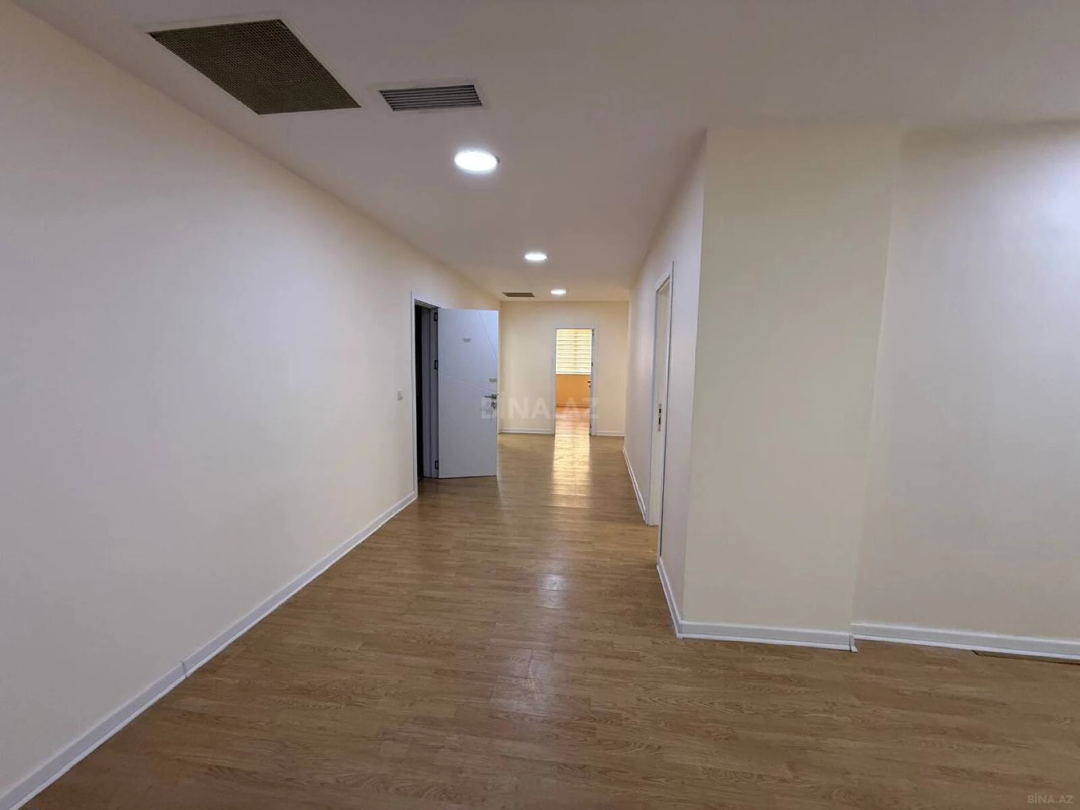 Kirayə verilir 4 otaqlı ofis 190 m²