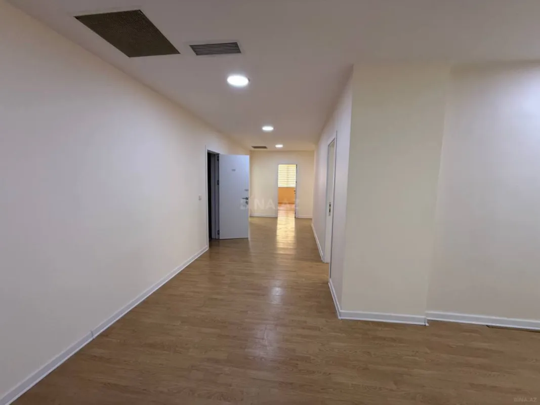 Kirayə verilir 4 otaqlı ofis 190 m²