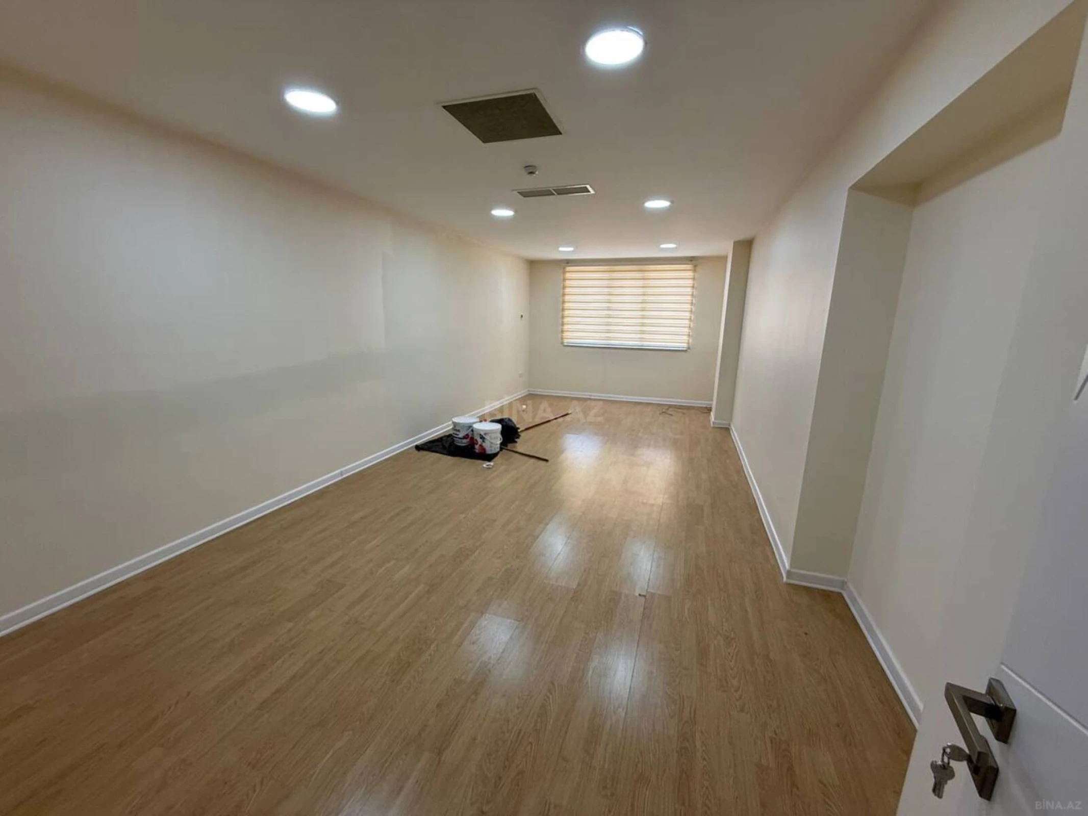 Kirayə verilir 4 otaqlı ofis 190 m²