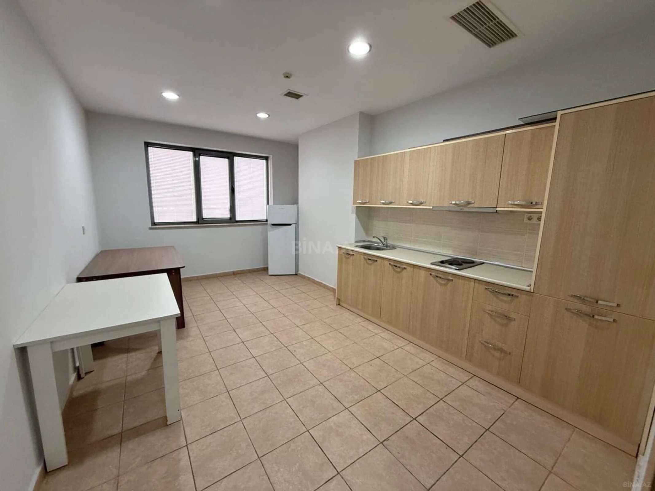 Kirayə verilir 5 otaqlı ofis 190 m²