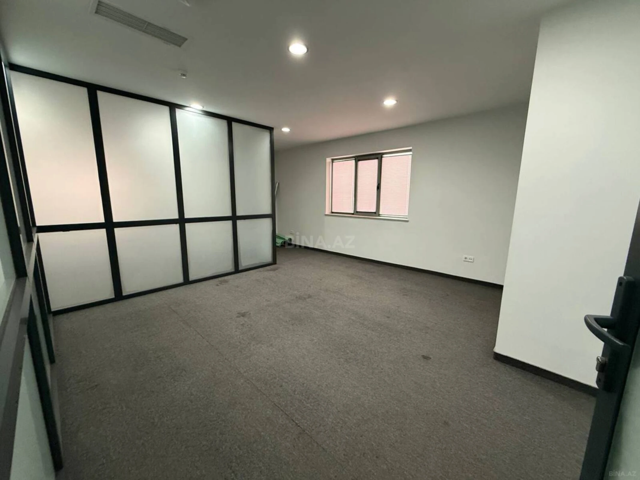 Kirayə verilir 5 otaqlı ofis 190 m²
