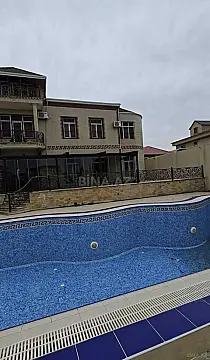 Satılır 12 otaqlı həyət evi 400 m²