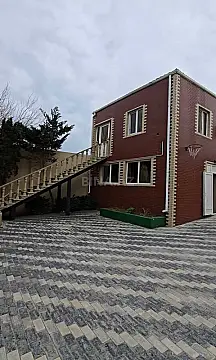 Satılır 12 otaqlı həyət evi 400 m²