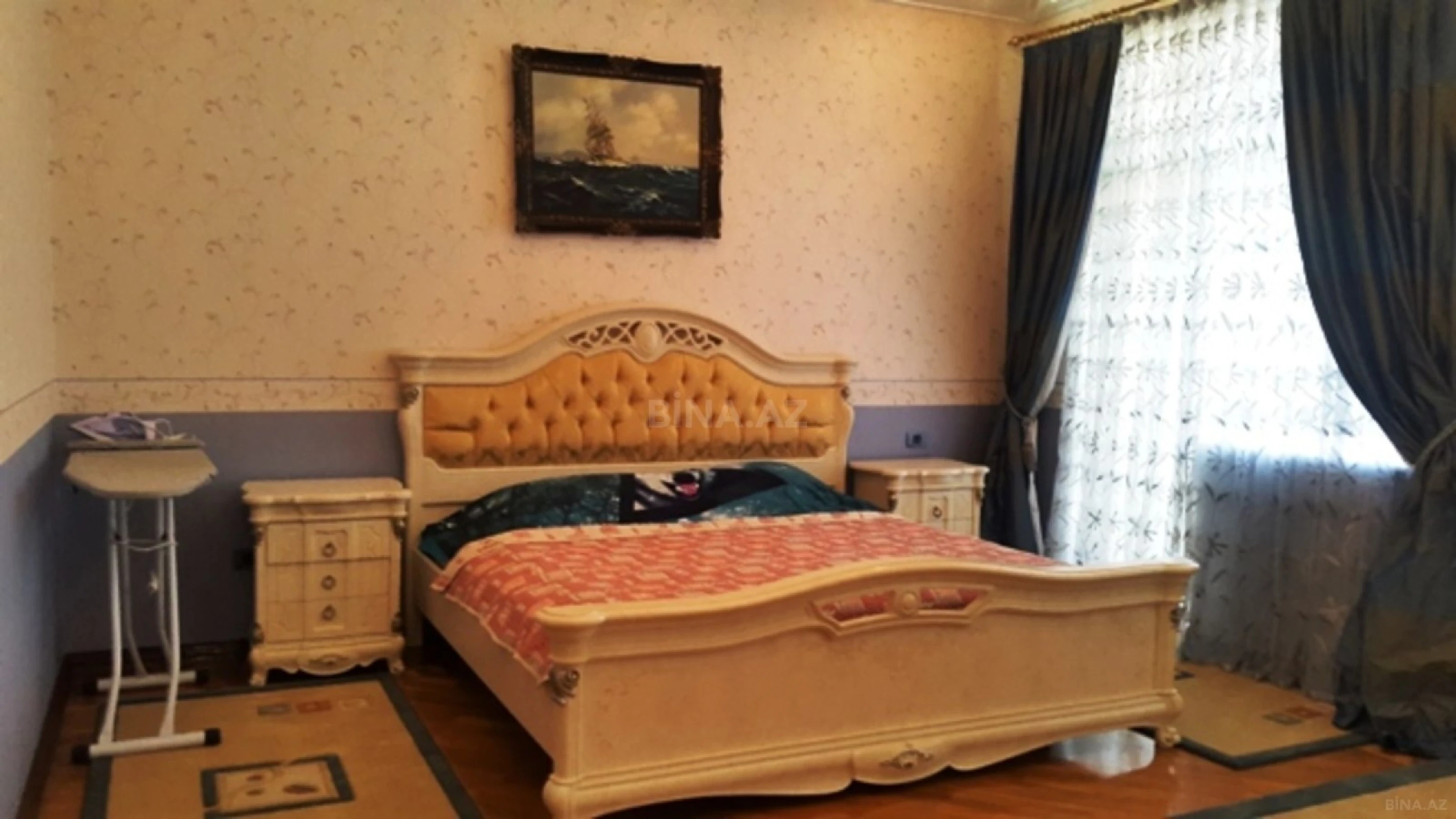 Satılır 4 otaqlı mənzil 205 m²