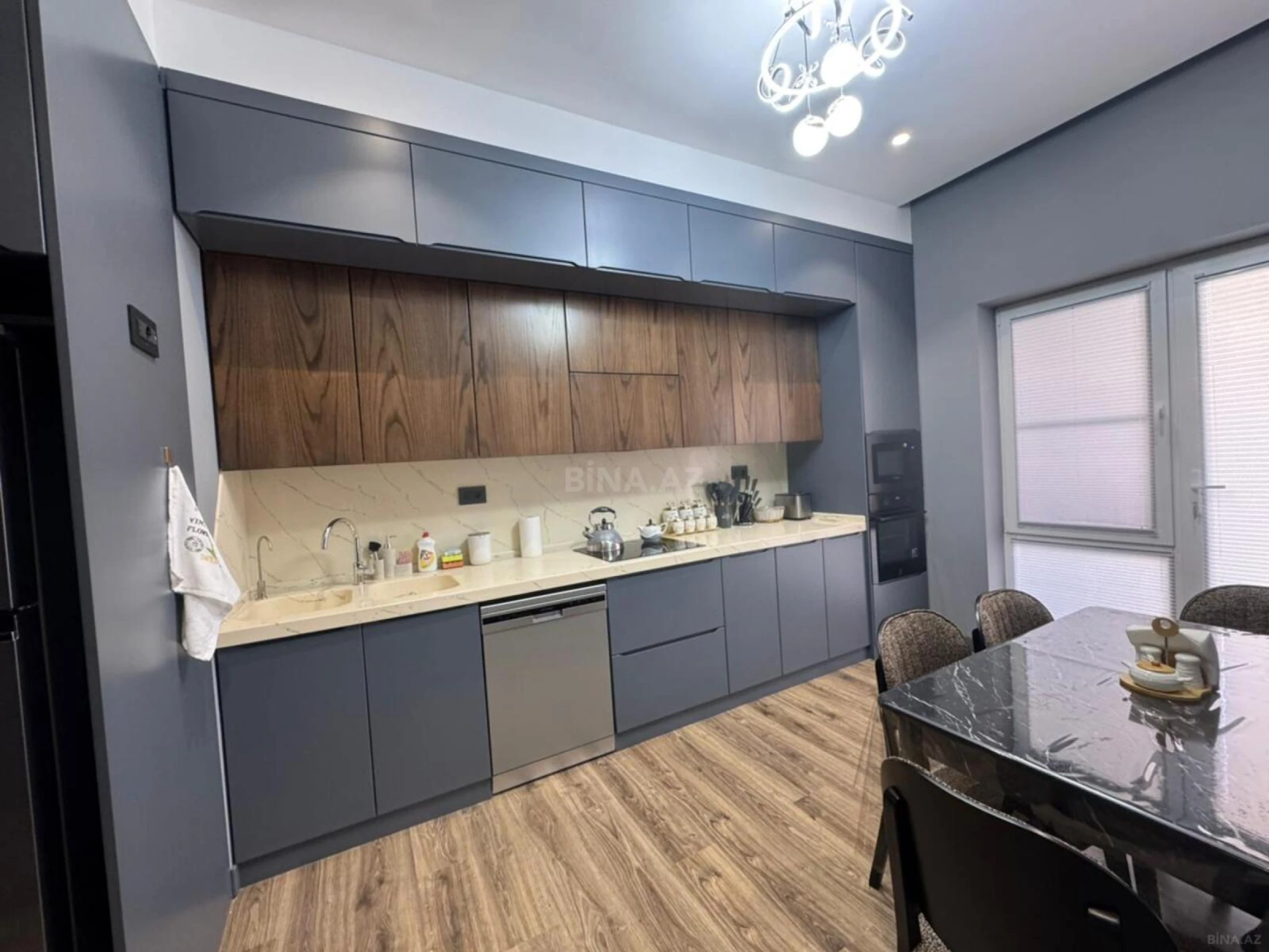 Kirayə verilir 3 otaqlı mənzil 150 m²