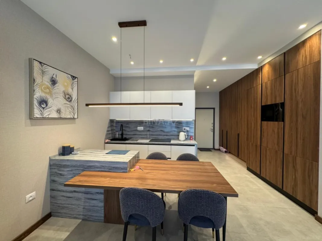 Satılır 1 otaqlı mənzil 57 m²
