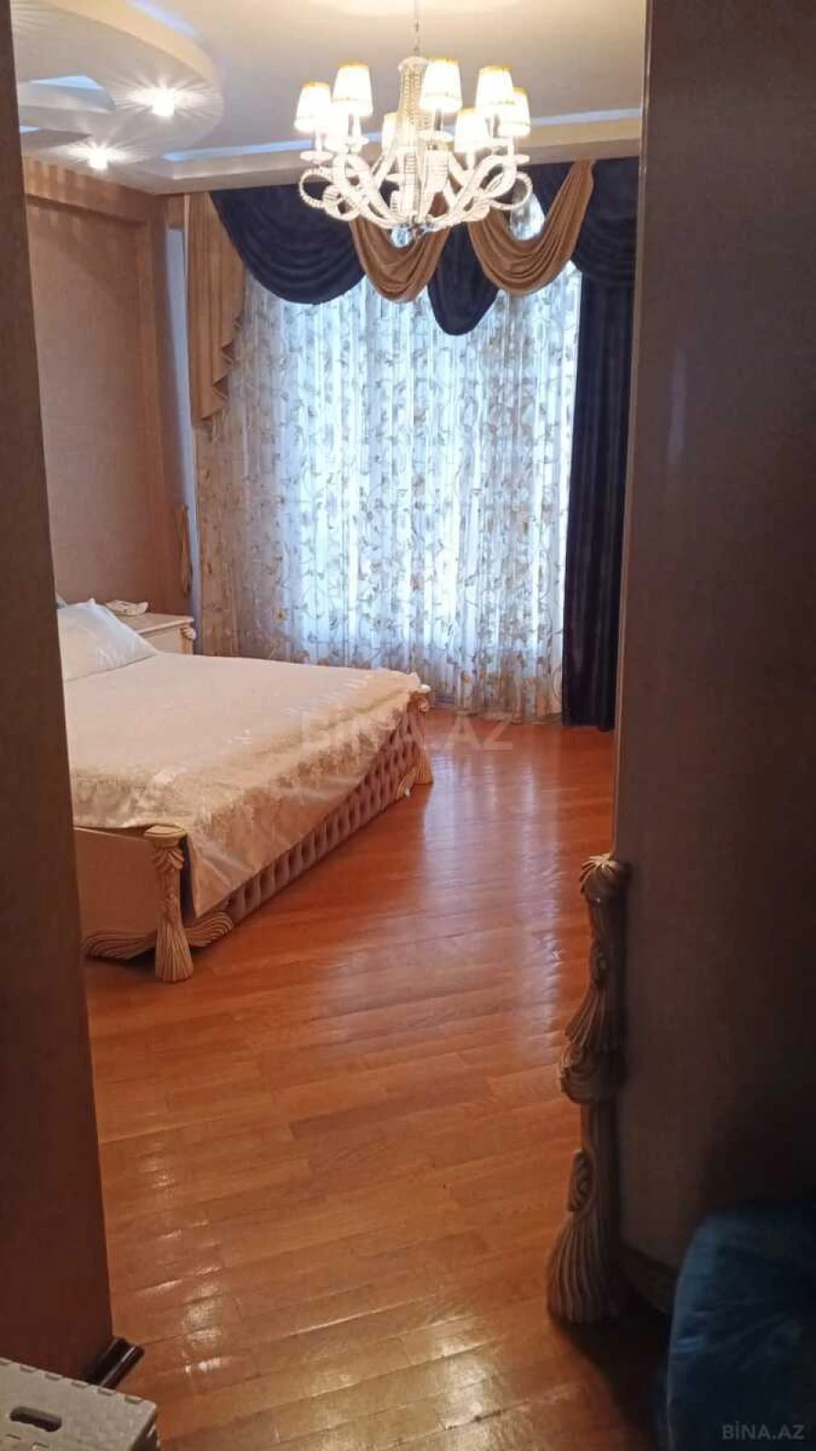 Satılır 4 otaqlı mənzil 170 m²