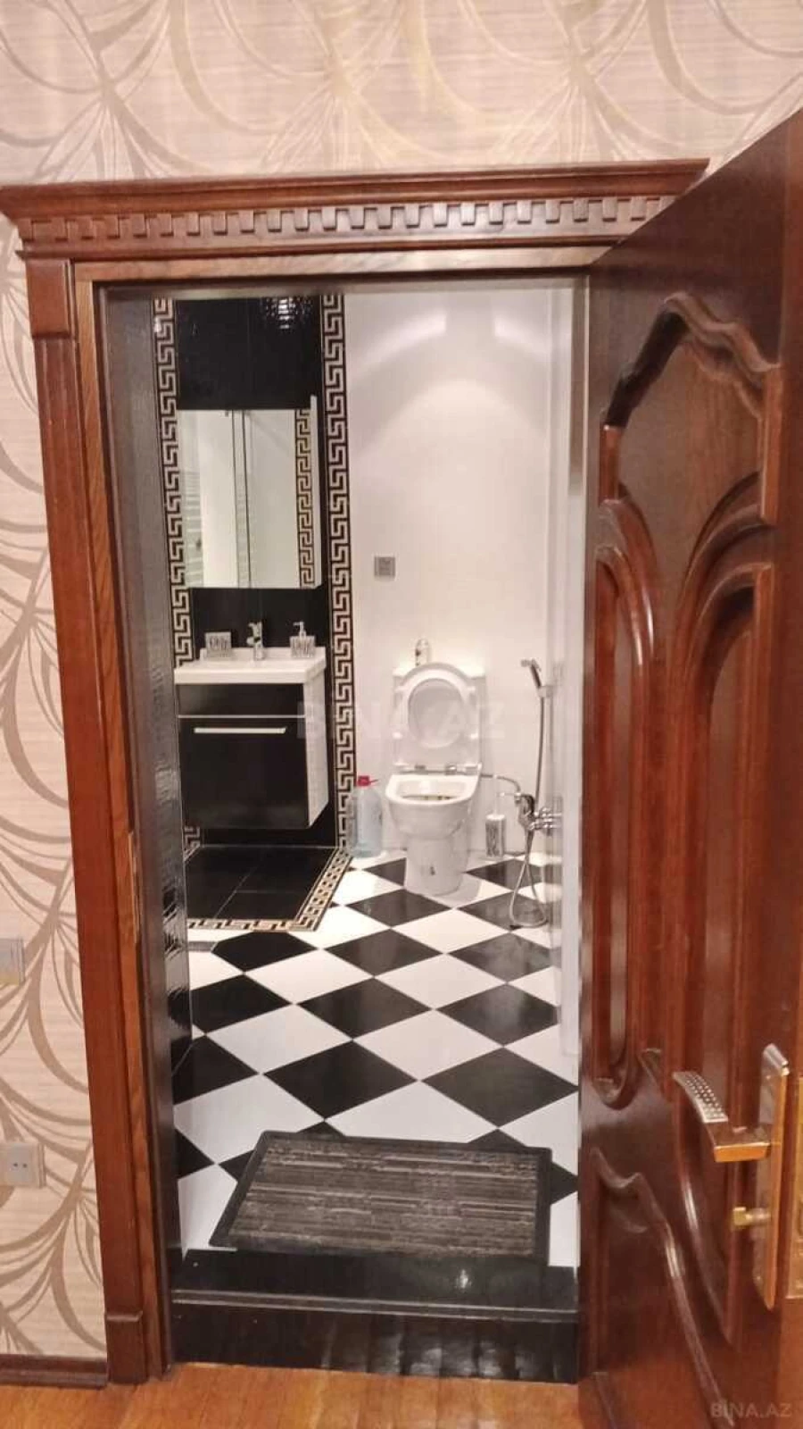 Satılır 4 otaqlı mənzil 170 m²