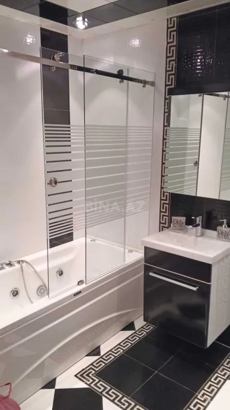 Satılır 4 otaqlı mənzil 170 m²