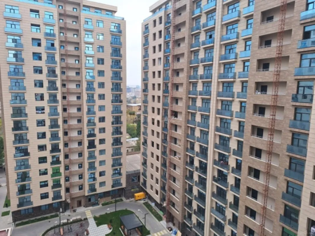 Satılır 2 otaqlı mənzil 71 m²