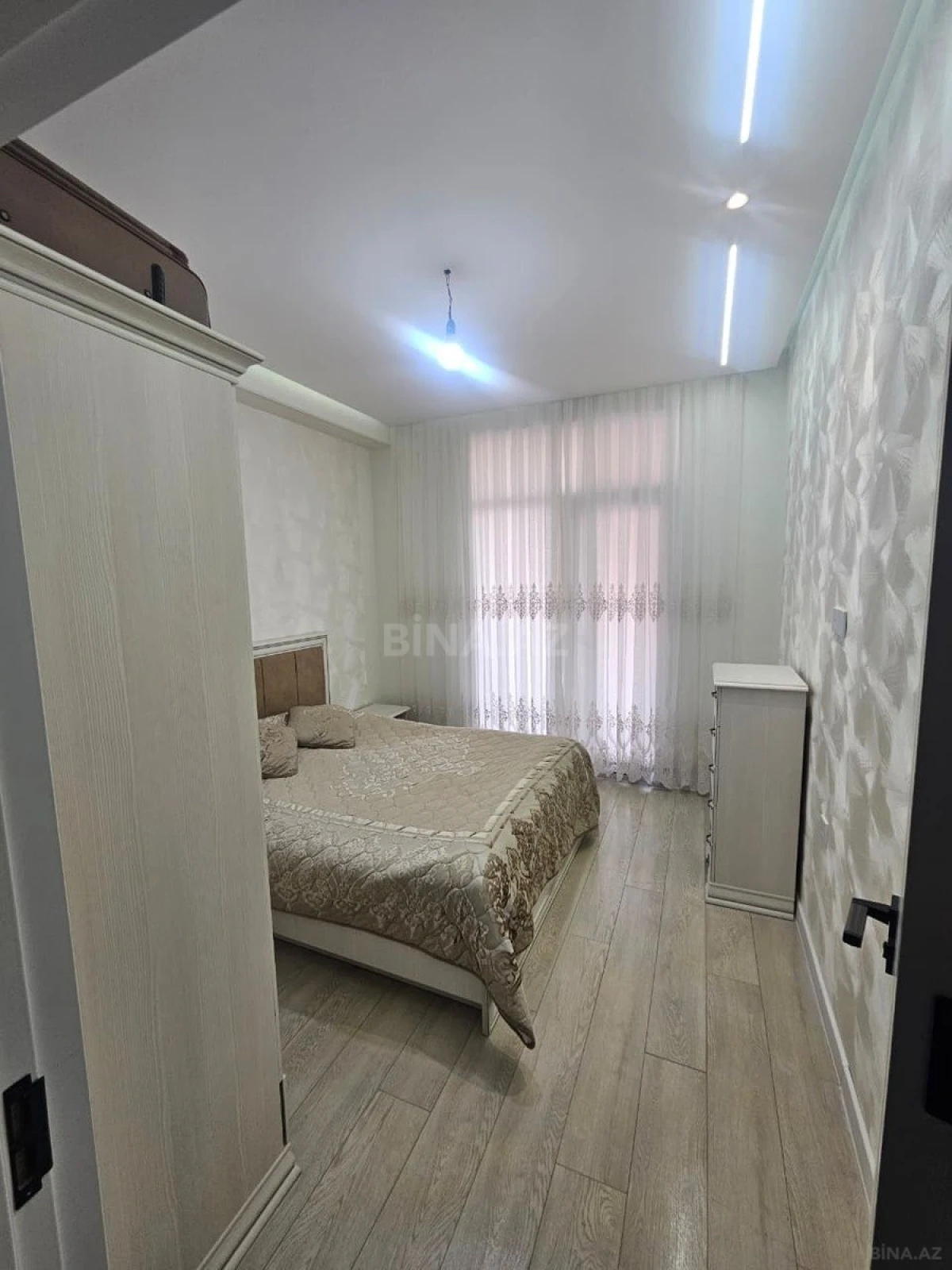 Satılır 2 otaqlı mənzil 65 m²