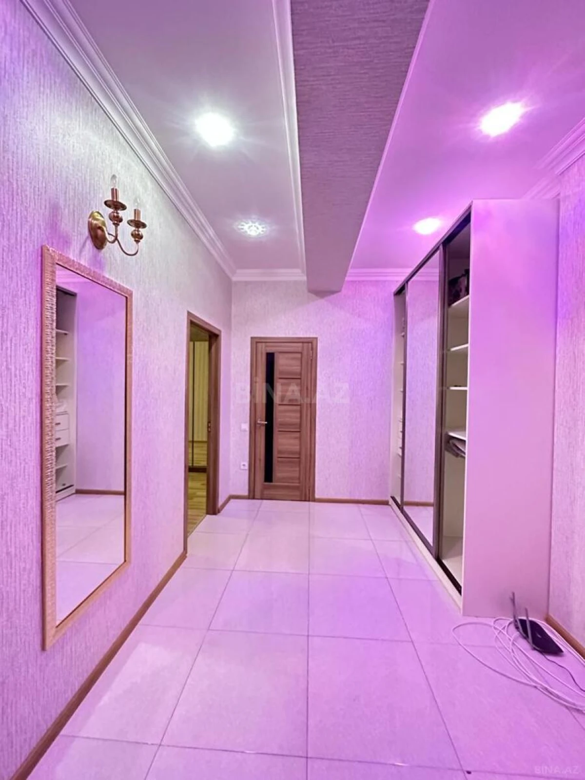 Kirayə verilir 2 otaqlı mənzil 85 m²