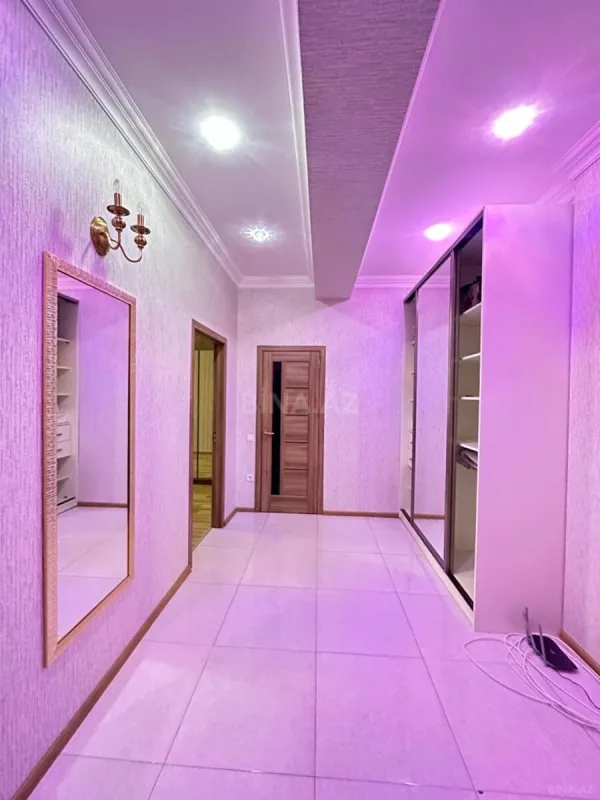 Kirayə verilir 2 otaqlı mənzil 85 m²