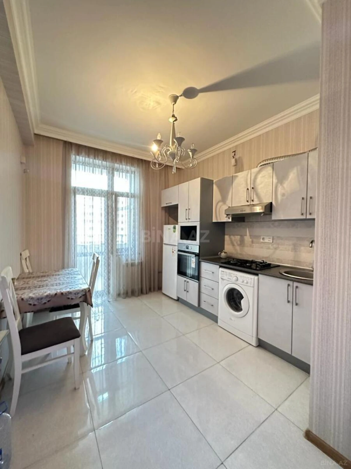 Kirayə verilir 2 otaqlı mənzil 85 m²