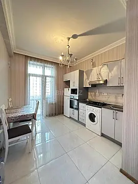 Kirayə verilir 2 otaqlı mənzil 85 m²
