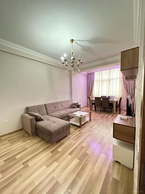 Kirayə verilir 2 otaqlı mənzil 85 m²