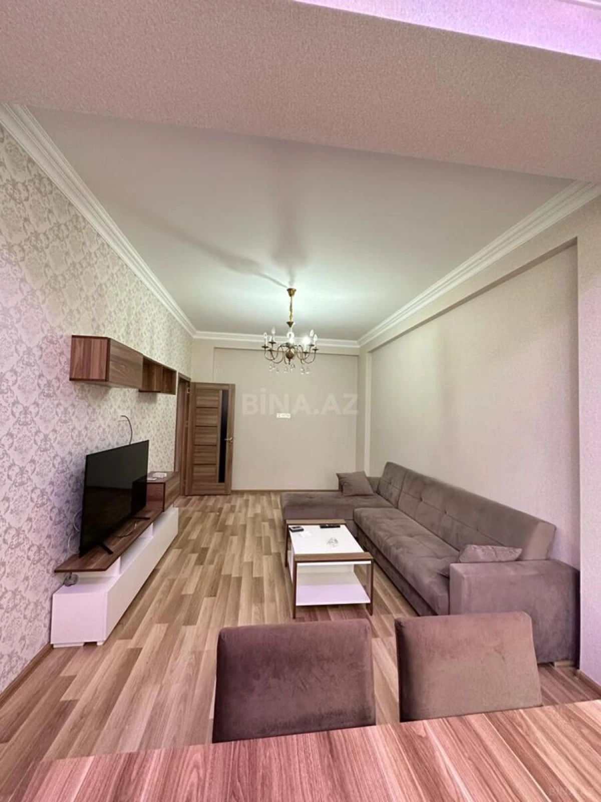 Kirayə verilir 2 otaqlı mənzil 85 m²