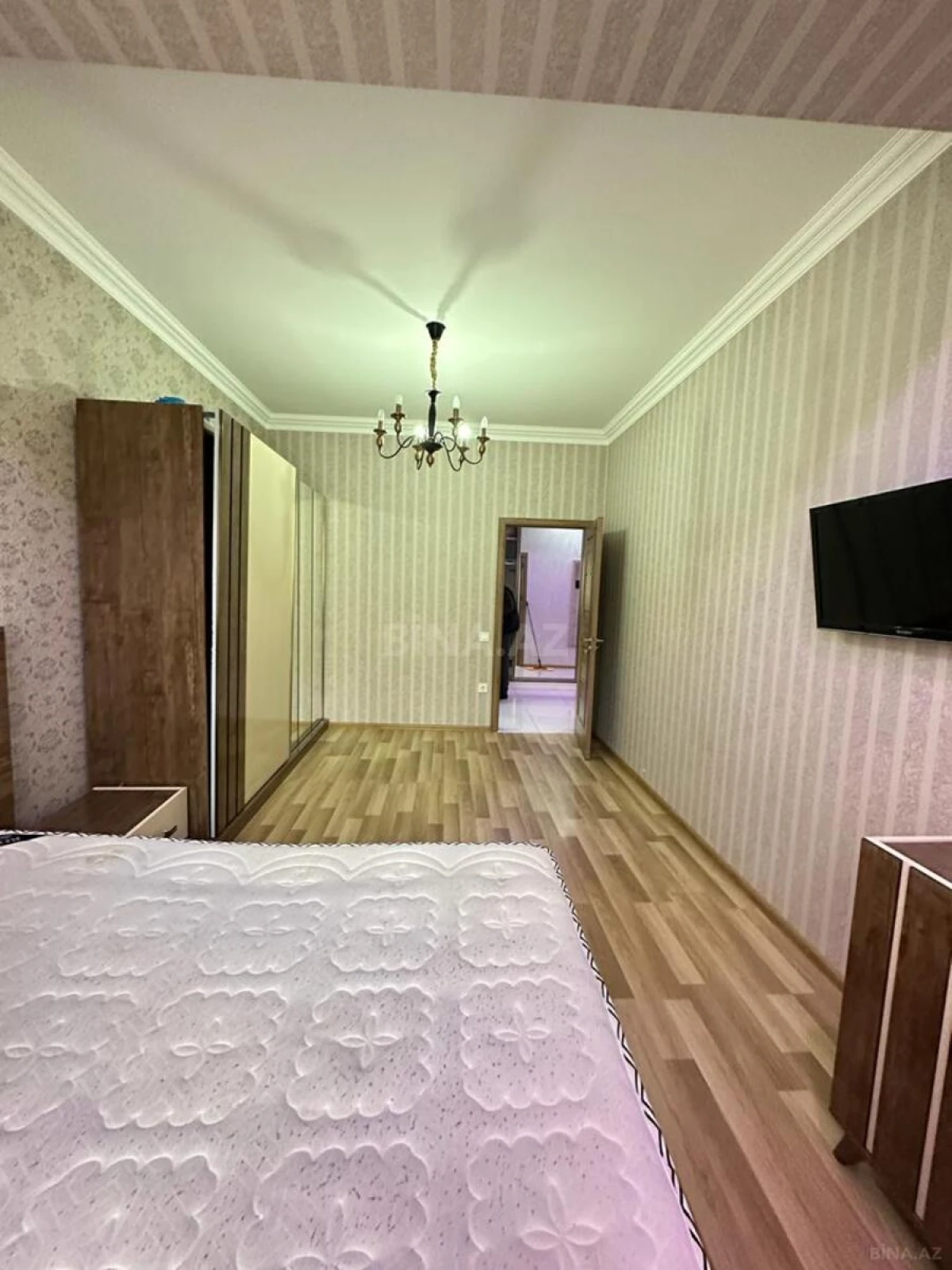Kirayə verilir 2 otaqlı mənzil 85 m²
