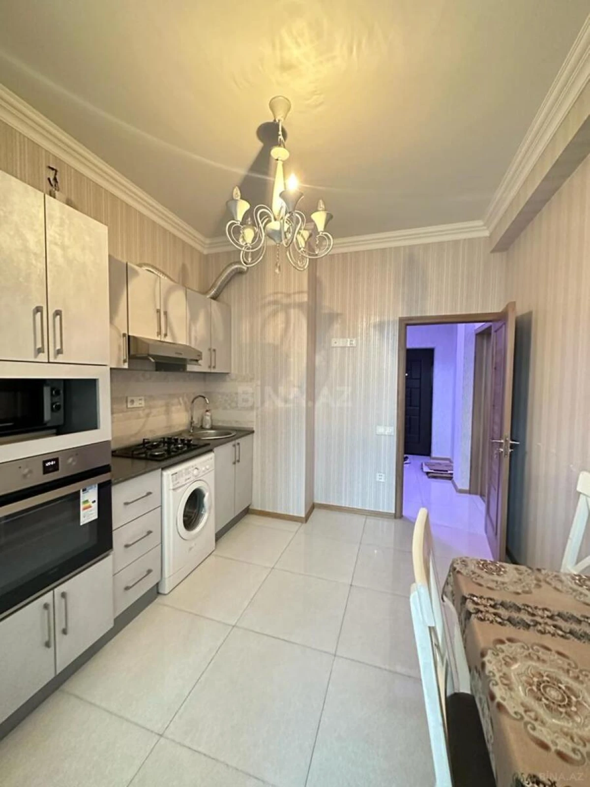 Kirayə verilir 2 otaqlı mənzil 85 m²