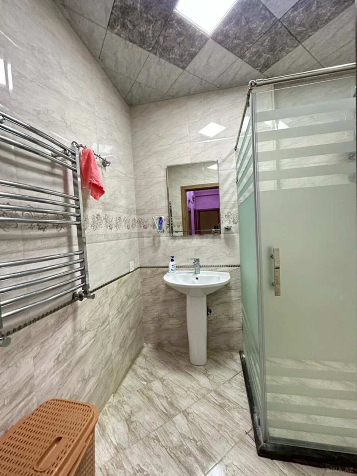 Kirayə verilir 2 otaqlı mənzil 85 m²