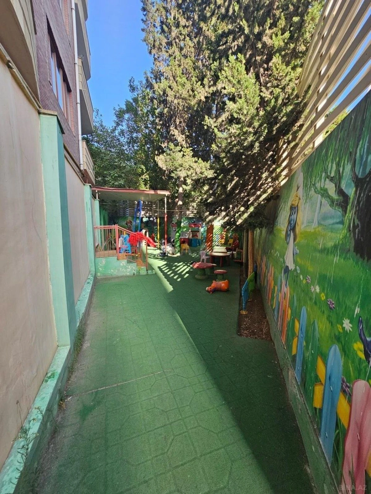 Satılır obyekt 440 m²