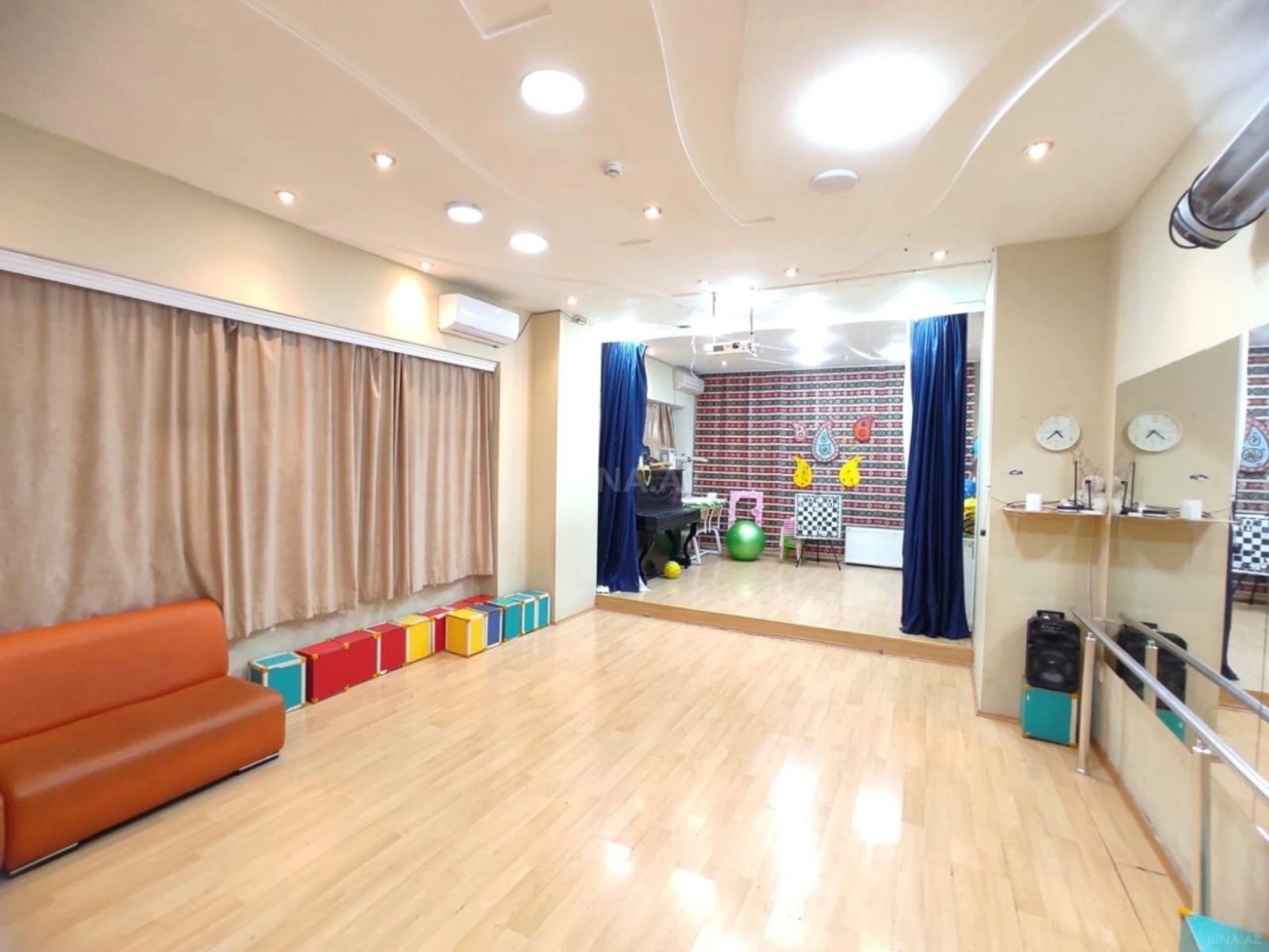 Satılır obyekt 440 m²