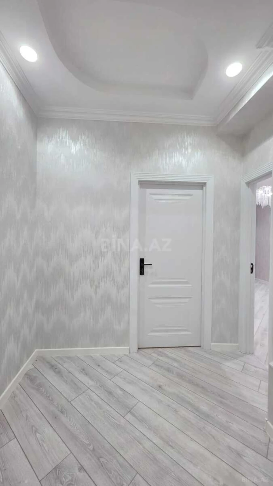 Satılır 4 otaqlı mənzil 103 m²