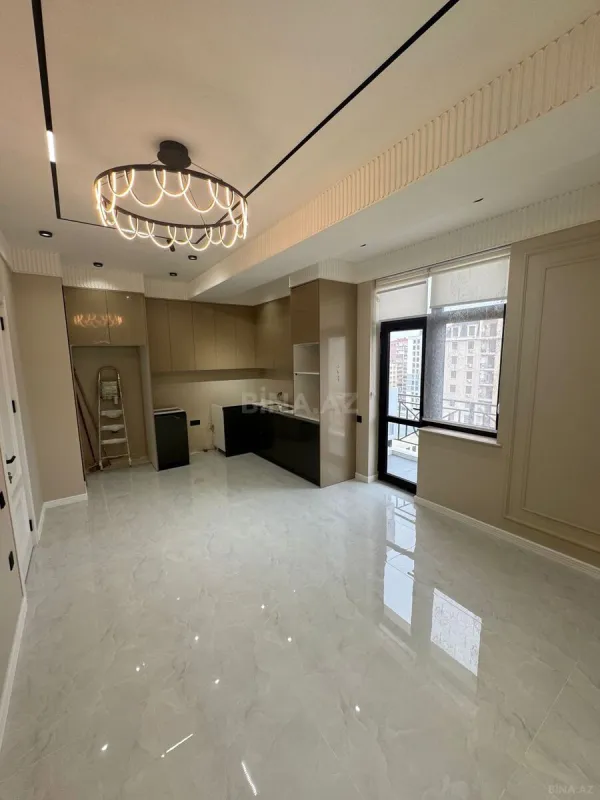 Satılır 4 otaqlı mənzil 137 m²