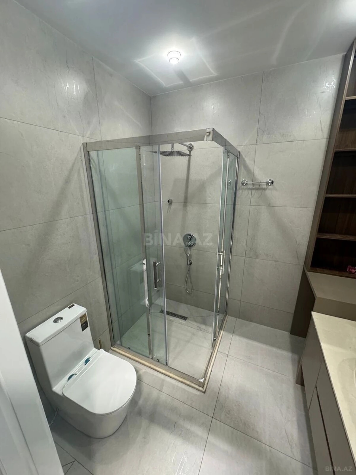 Satılır 4 otaqlı mənzil 137 m²