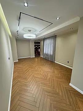 Satılır 4 otaqlı mənzil 137 m²