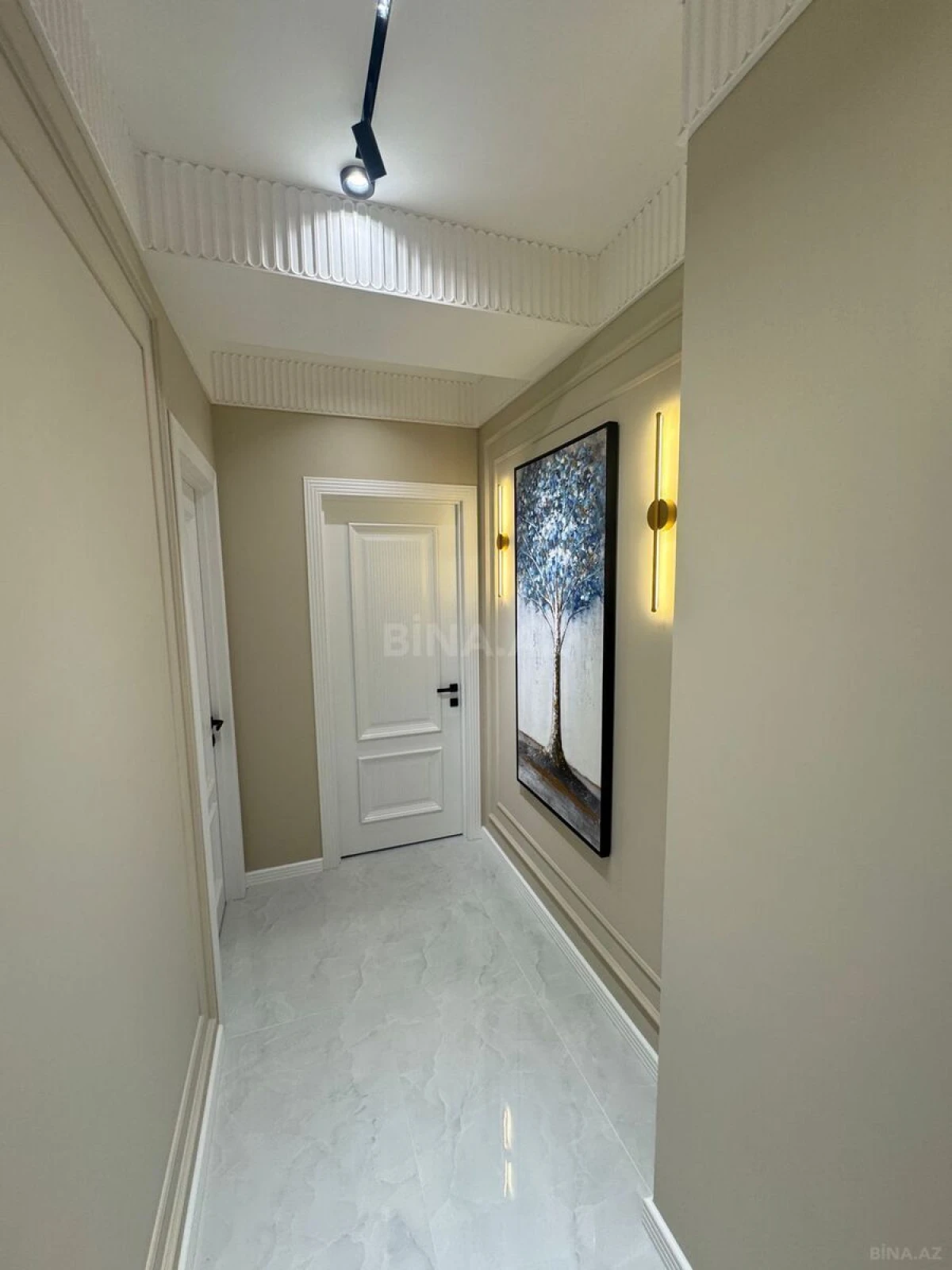 Satılır 4 otaqlı mənzil 137 m²