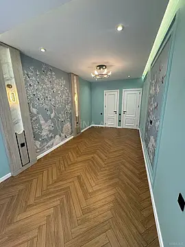 Satılır 4 otaqlı mənzil 137 m²