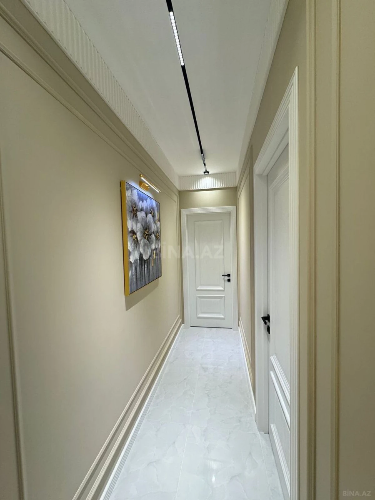 Satılır 4 otaqlı mənzil 137 m²