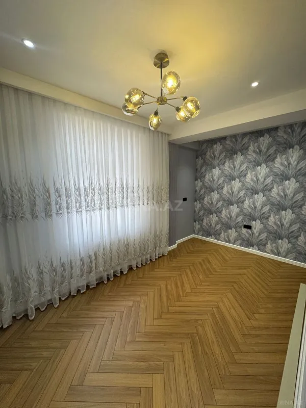 Satılır 4 otaqlı mənzil 137 m²