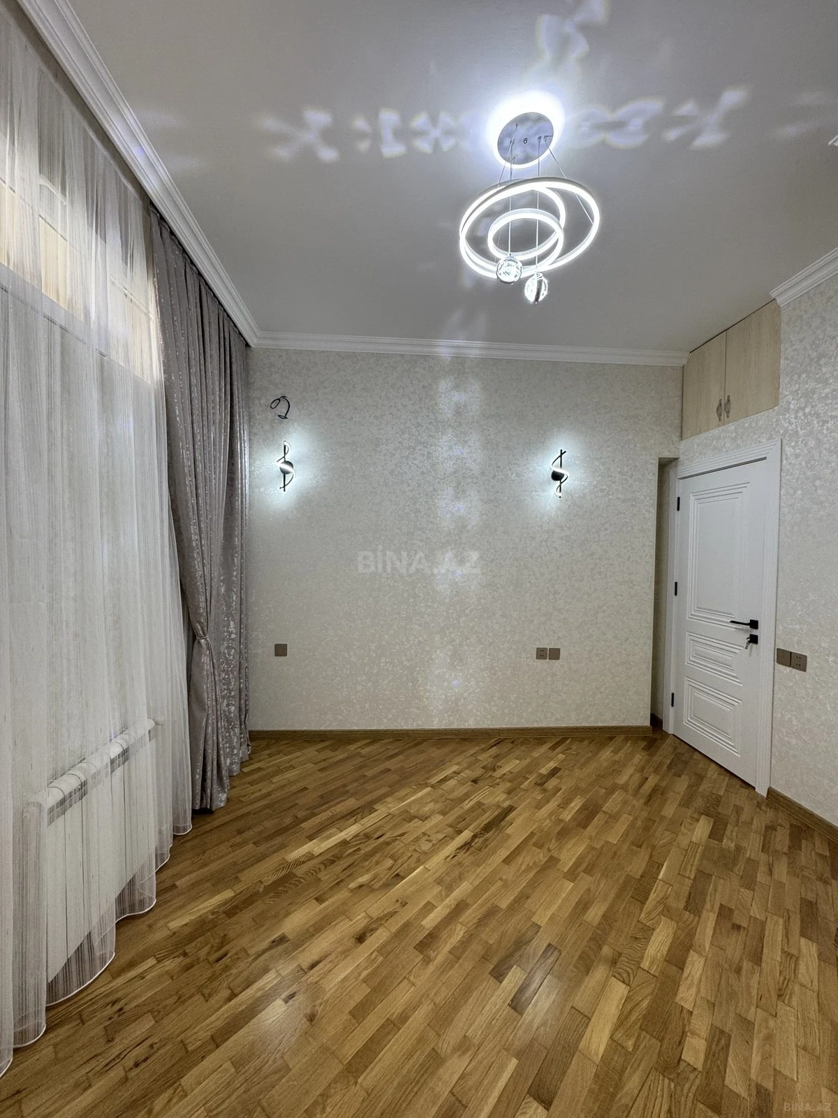 Satılır 2 otaqlı mənzil 62 m²