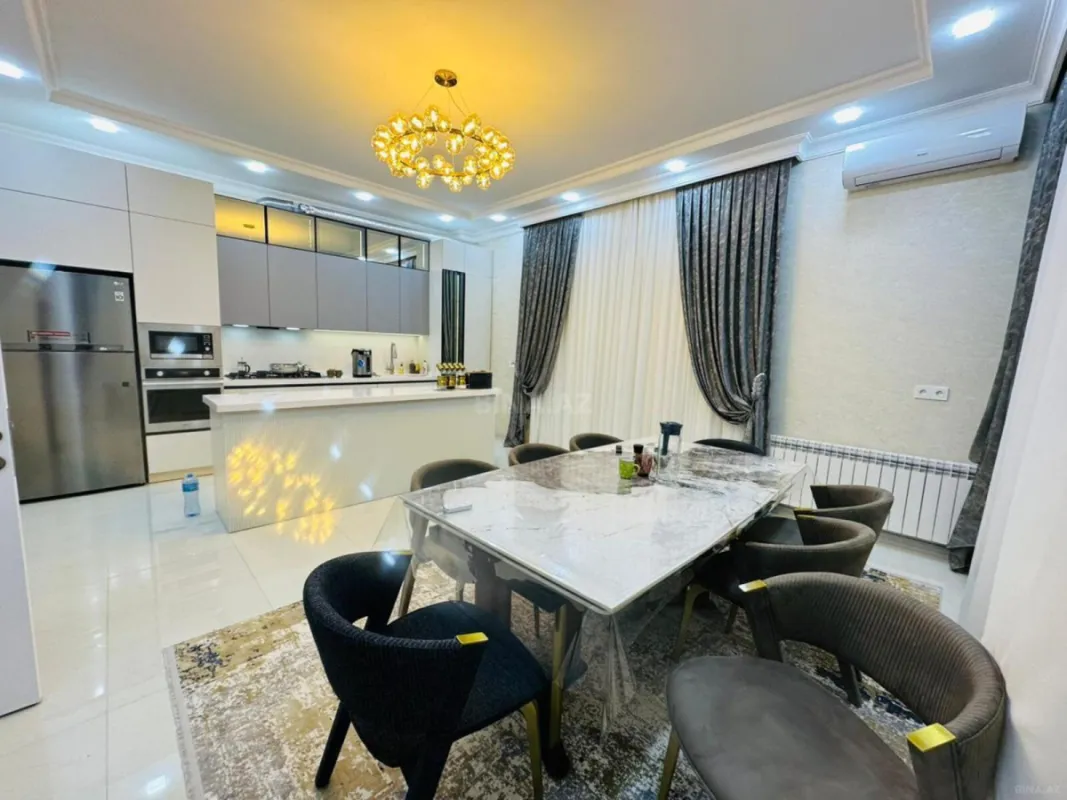 Satılır 5 otaqlı həyət evi 500 m²