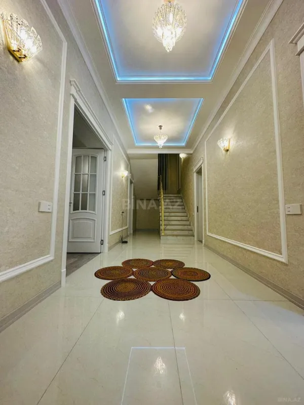 Satılır 5 otaqlı həyət evi 500 m²