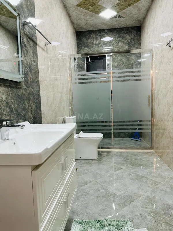 Satılır 5 otaqlı həyət evi 500 m²