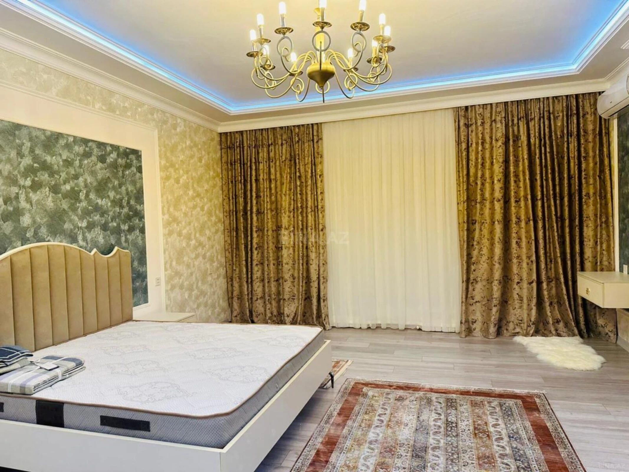 Satılır 5 otaqlı həyət evi 500 m²