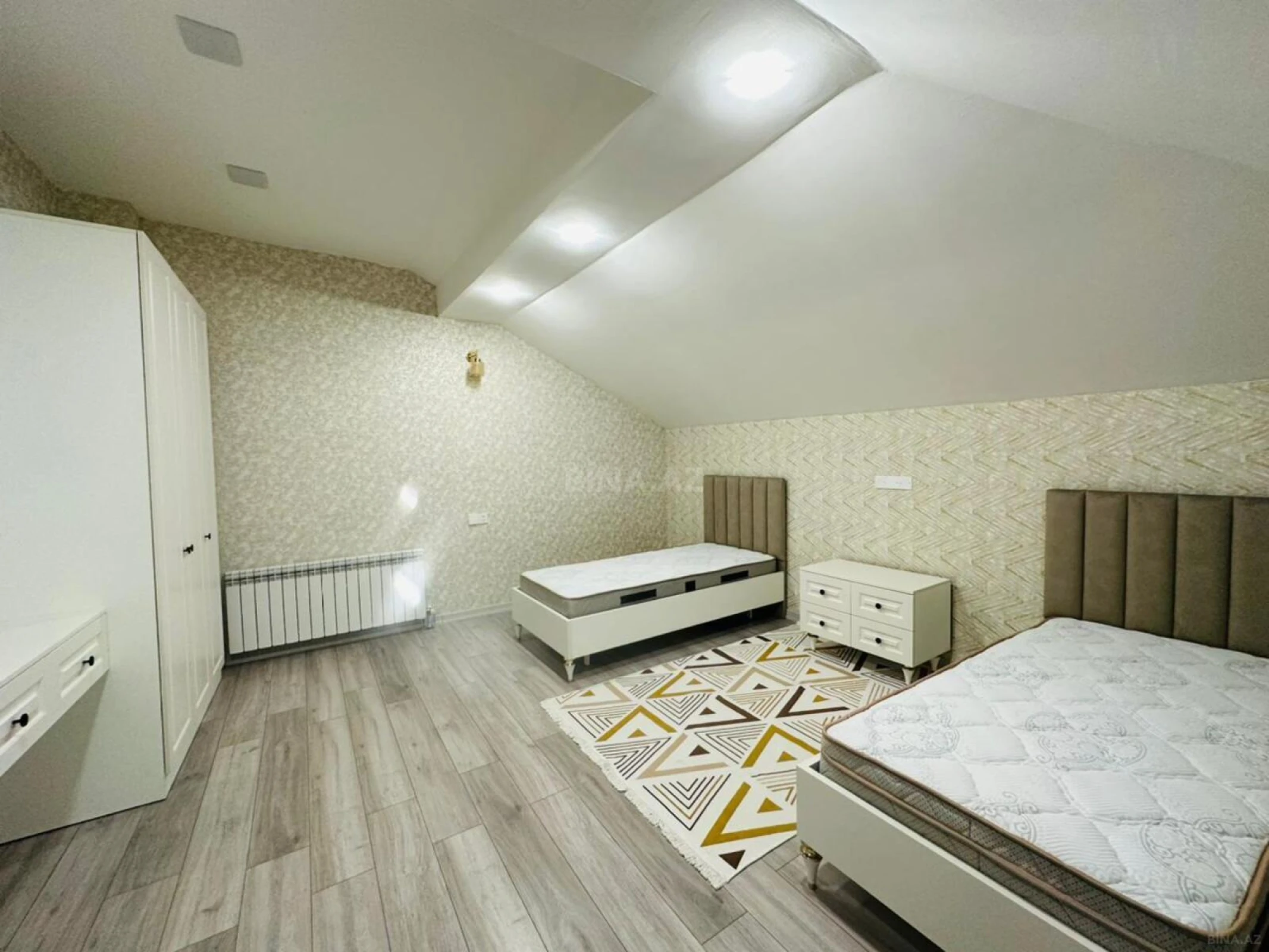 Satılır 5 otaqlı həyət evi 500 m²