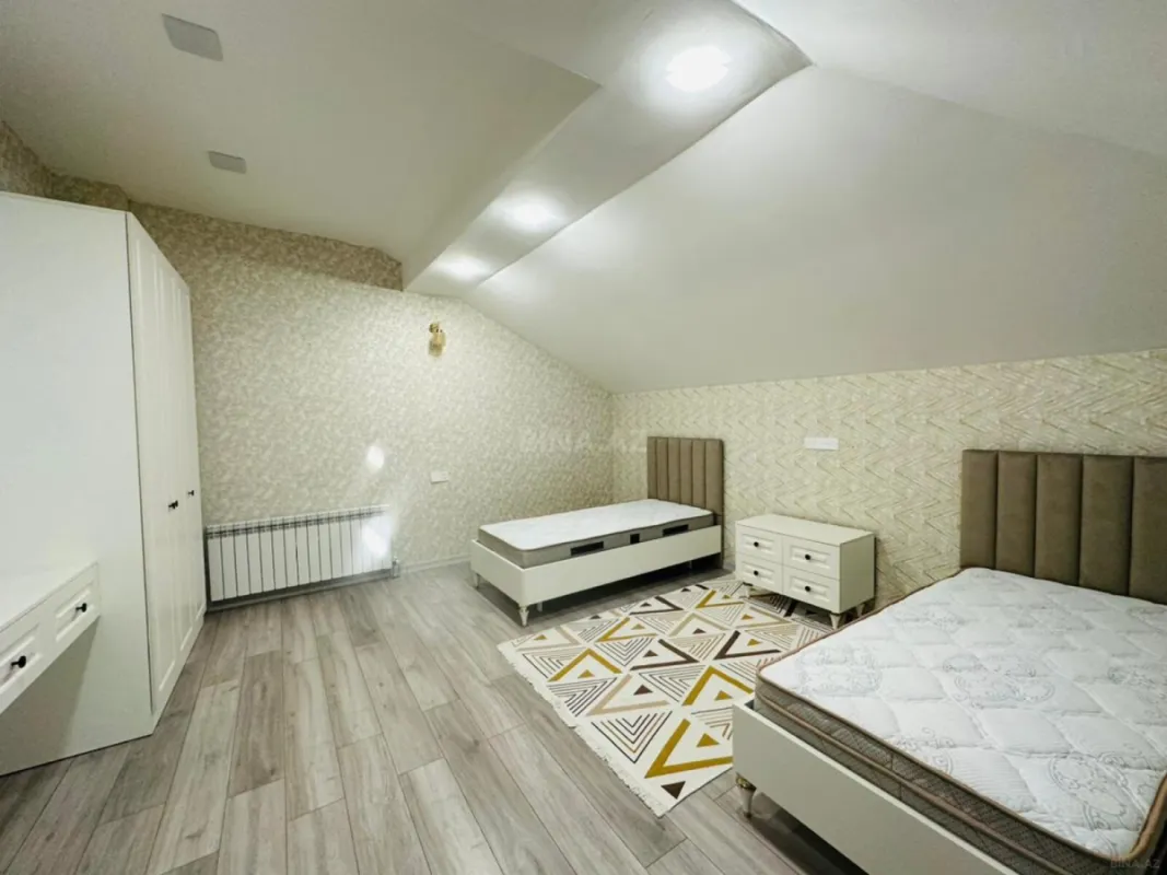 Satılır 5 otaqlı həyət evi 500 m²