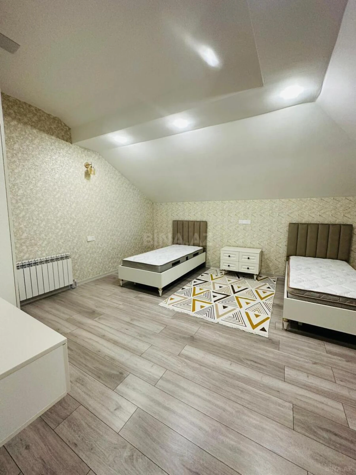 Satılır 5 otaqlı həyət evi 500 m²